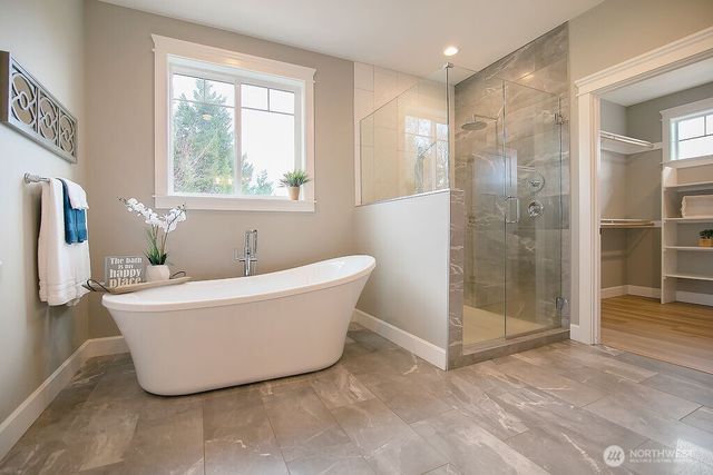 302 Waters Road, Castle Rock, WA 98611