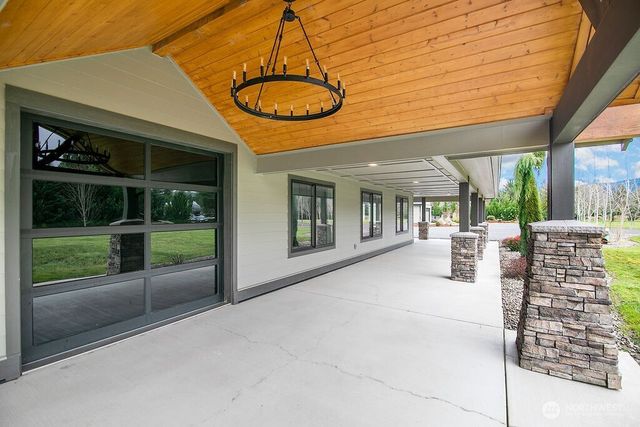 302 Waters Road, Castle Rock, WA 98611