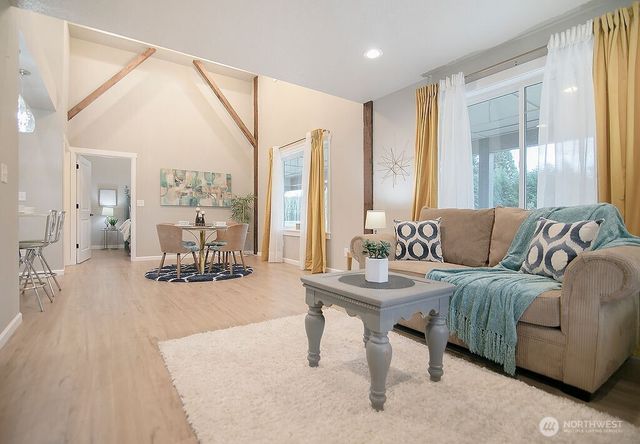 302 Waters Road, Castle Rock, WA 98611