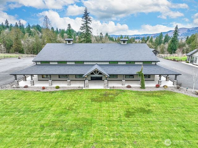 302 Waters Road, Castle Rock, WA 98611