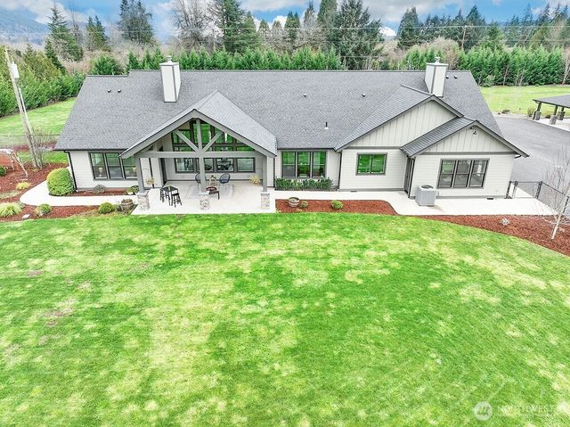 302 Waters Road, Castle Rock, WA 98611