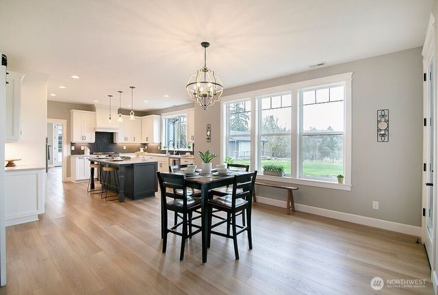 302 Waters Road, Castle Rock, WA 98611