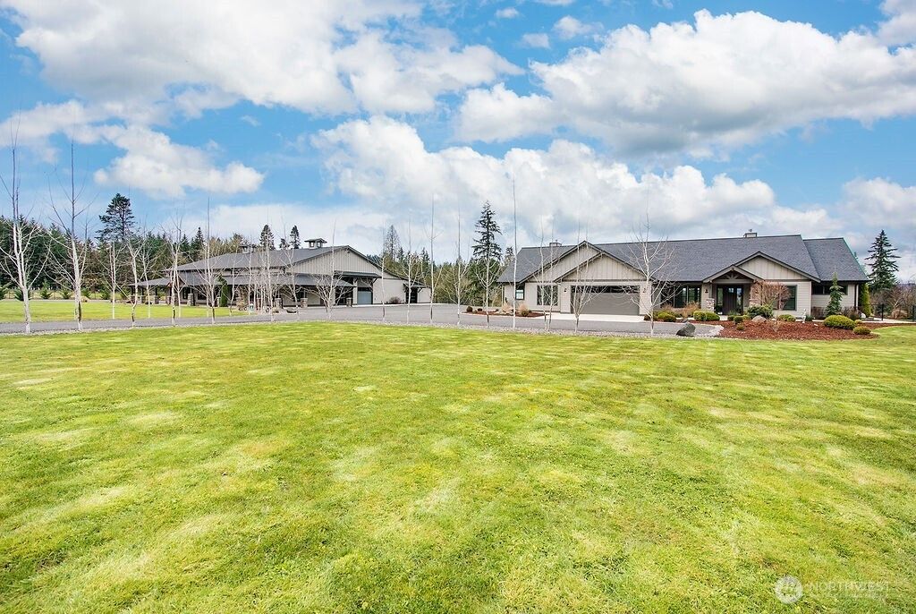 302 Waters Road, Castle Rock, WA 98611