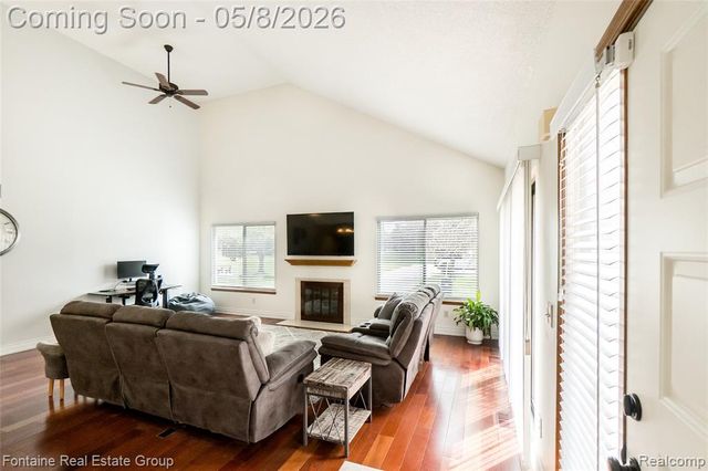 37468 N Laurel Park Drive, Livonia, MI 48152