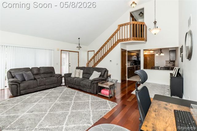 37468 N Laurel Park Drive, Livonia, MI 48152