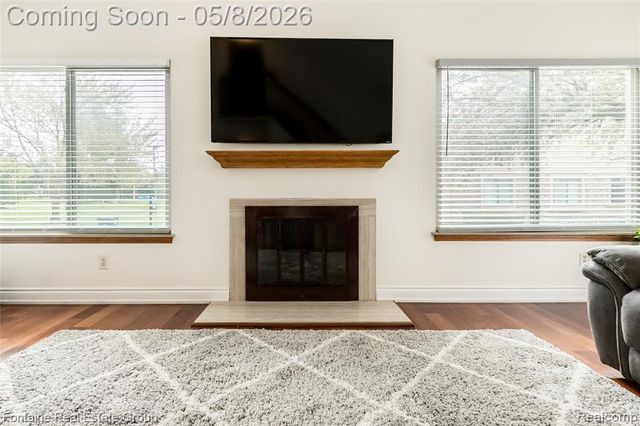 37468 N Laurel Park Drive, Livonia, MI 48152