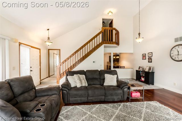 37468 N Laurel Park Drive, Livonia, MI 48152