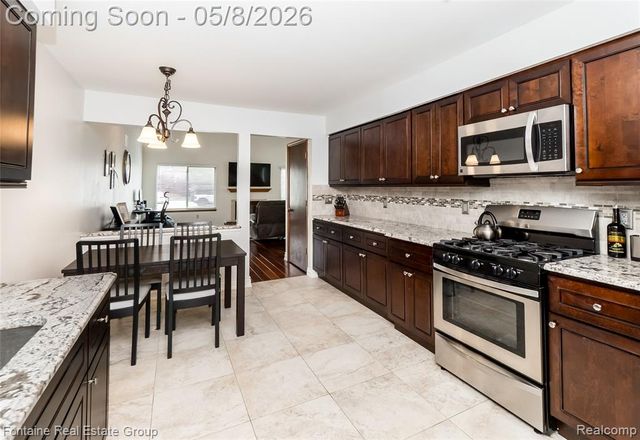 37468 N Laurel Park Drive, Livonia, MI 48152