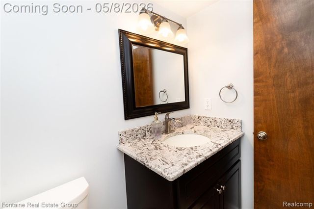 37468 N Laurel Park Drive, Livonia, MI 48152