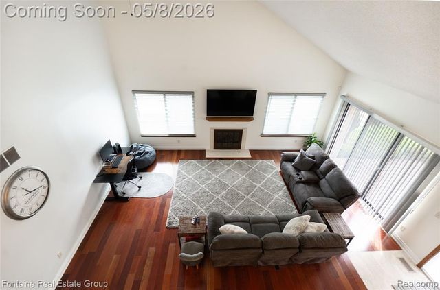 37468 N Laurel Park Drive, Livonia, MI 48152