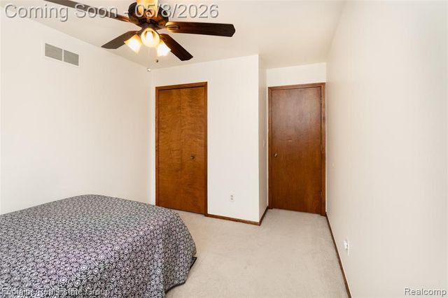 37468 N Laurel Park Drive, Livonia, MI 48152