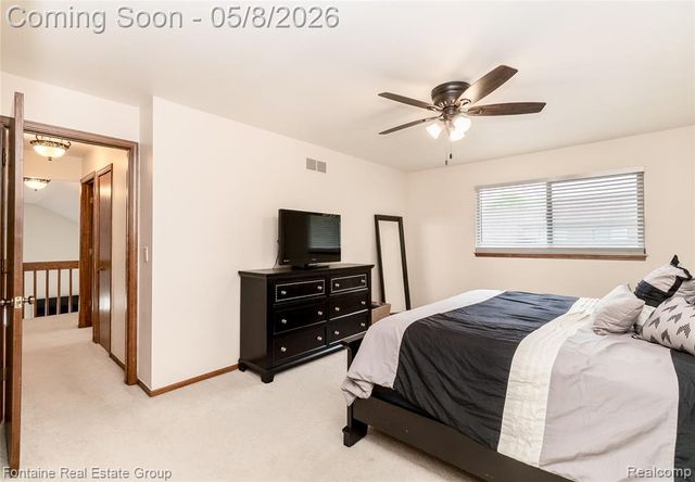 37468 N Laurel Park Drive, Livonia, MI 48152
