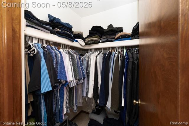 37468 N Laurel Park Drive, Livonia, MI 48152