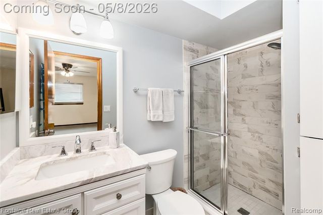 37468 N Laurel Park Drive, Livonia, MI 48152