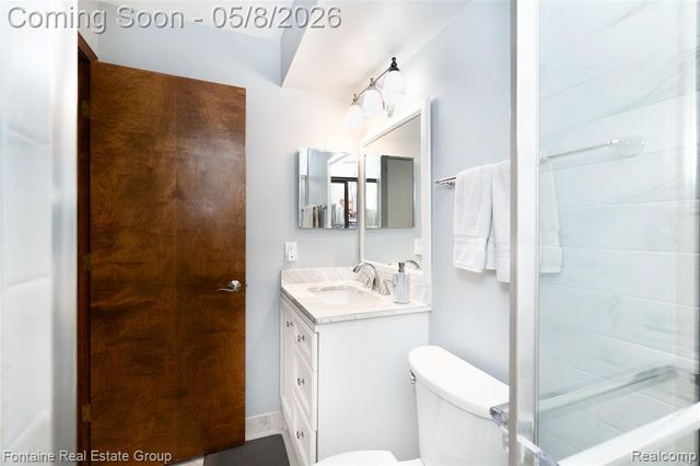 37468 N Laurel Park Drive, Livonia, MI 48152