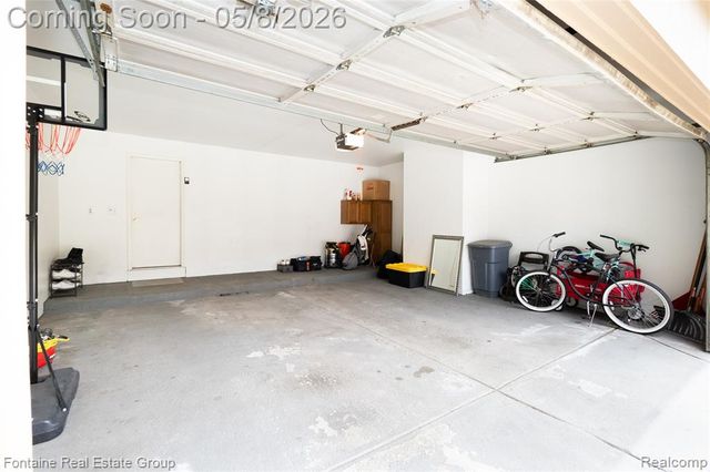 37468 N Laurel Park Drive, Livonia, MI 48152