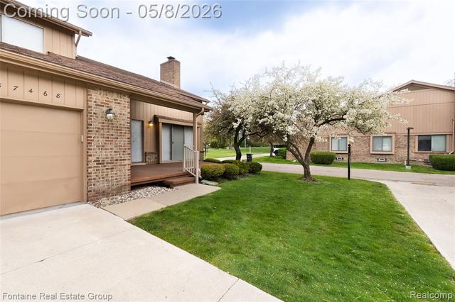 37468 N Laurel Park Drive, Livonia, MI 48152