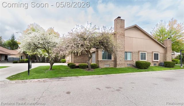 37468 N Laurel Park Drive, Livonia, MI 48152