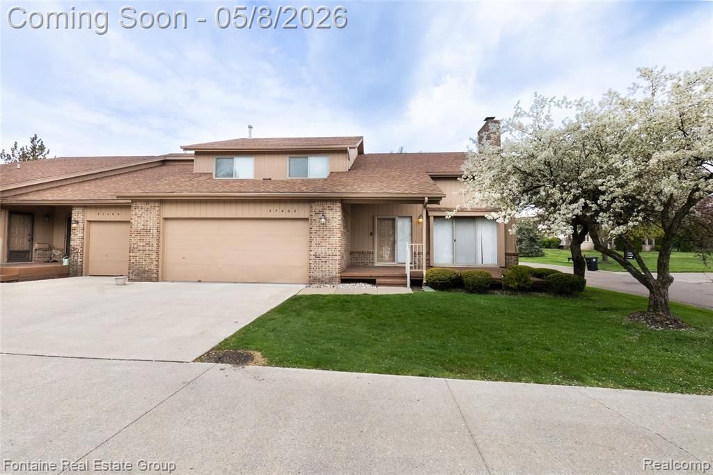 37468 N Laurel Park Drive, Livonia, MI 48152