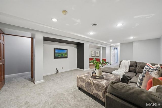 2257 Graystone Drive, St Charles, MO 63303