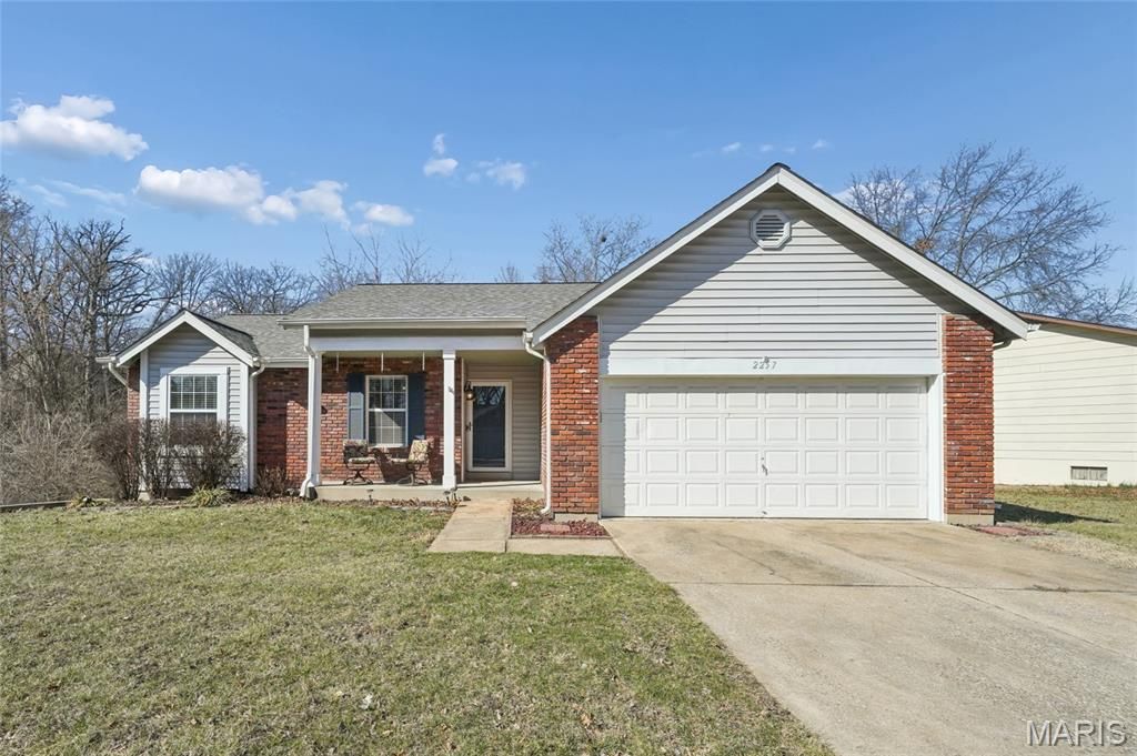 2257 Graystone Drive, St Charles, MO 63303