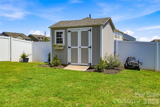 108 Giant Oak Avenue, Statesville, NC 28677