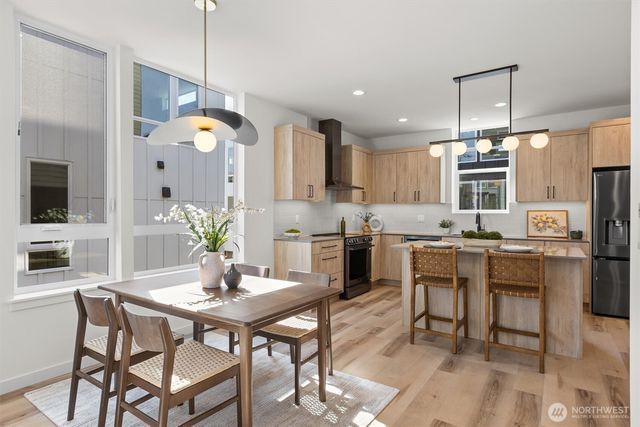 813 NW 63rd Street, Seattle, WA 98107
