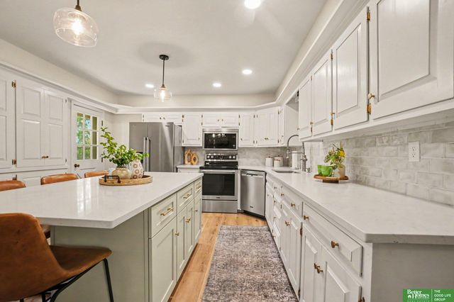 5221 Mason Street, Omaha, NE 68106