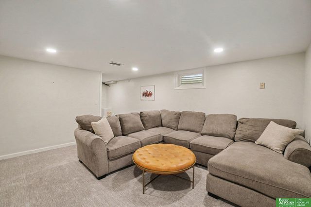 5221 Mason Street, Omaha, NE 68106