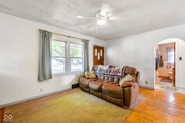 203 N 13th Avenue, Beech Grove, IN 46107