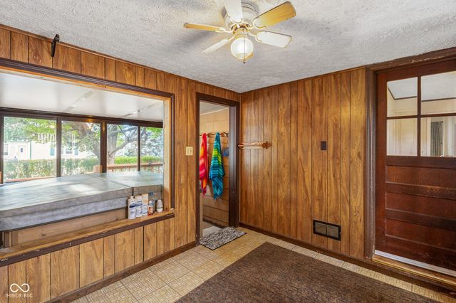 203 N 13th Avenue, Beech Grove, IN 46107