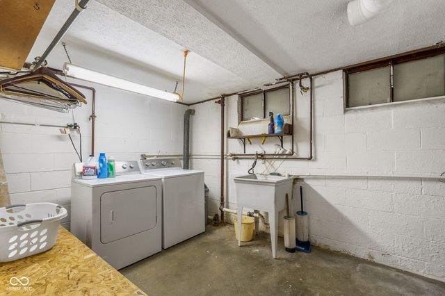 203 N 13th Avenue, Beech Grove, IN 46107
