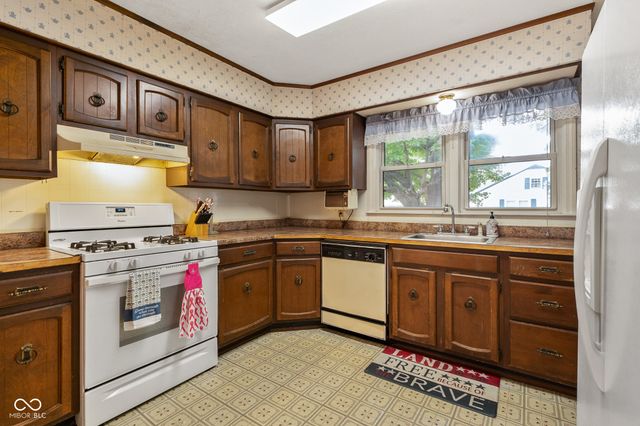 203 N 13th Avenue, Beech Grove, IN 46107