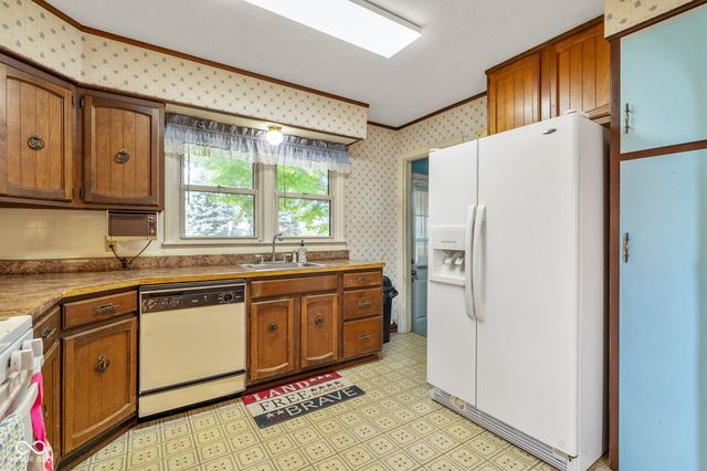 203 N 13th Avenue, Beech Grove, IN 46107