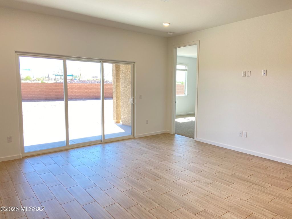 Image 4 of property listing at 13154 E Reg Morrison Way, Tucson, AZ 85747