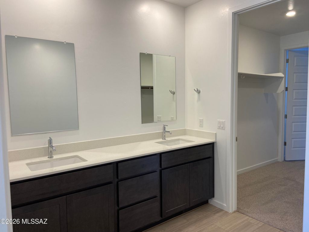 Image 6 of property listing at 13154 E Reg Morrison Way, Tucson, AZ 85747