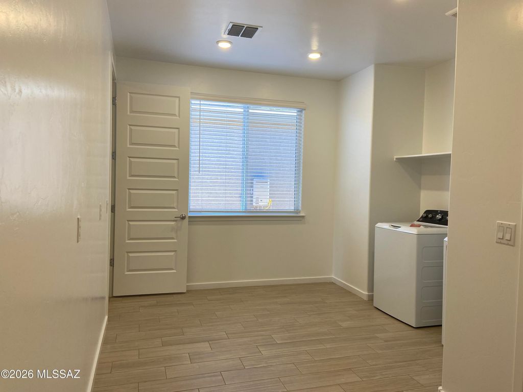 Image 8 of property listing at 13154 E Reg Morrison Way, Tucson, AZ 85747