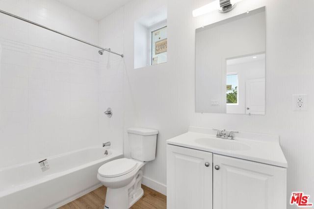 1955 Bonsallo Avenue, Los Angeles, CA 90007