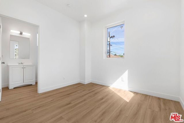 1955 Bonsallo Avenue, Los Angeles, CA 90007