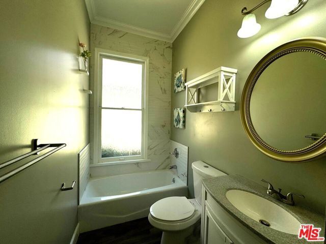 1955 Bonsallo Avenue, Los Angeles, CA 90007