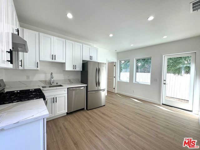 1955 Bonsallo Avenue, Los Angeles, CA 90007