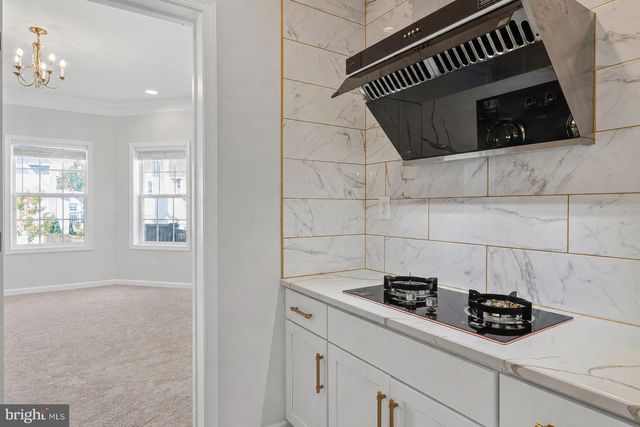 2754 HILLFIELD DR, Frederick, MD 21702