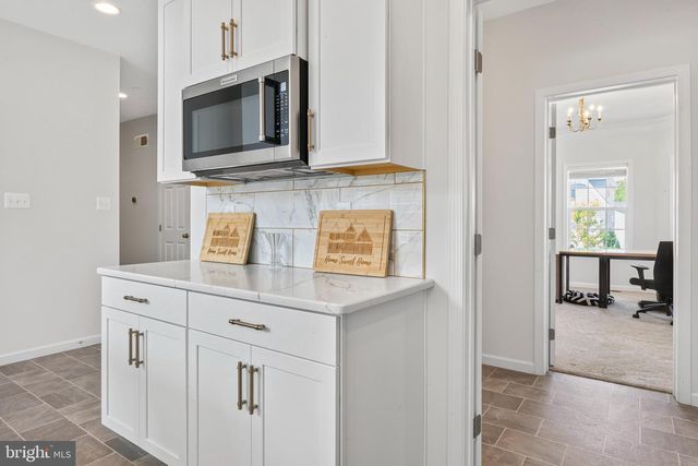 2754 HILLFIELD DR, Frederick, MD 21702