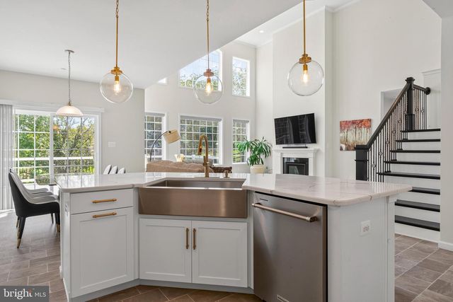 2754 HILLFIELD DR, Frederick, MD 21702