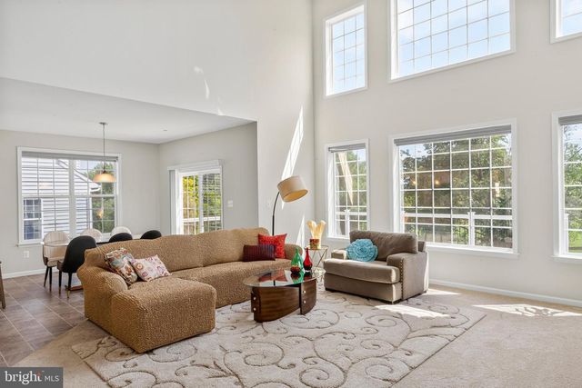 2754 HILLFIELD DR, Frederick, MD 21702