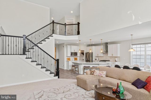 2754 HILLFIELD DR, Frederick, MD 21702