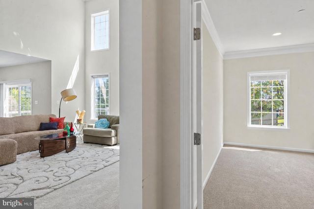 2754 HILLFIELD DR, Frederick, MD 21702
