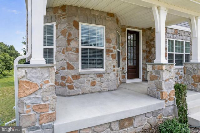 2754 HILLFIELD DR, Frederick, MD 21702