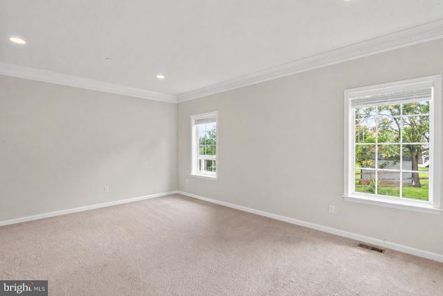 2754 HILLFIELD DR, Frederick, MD 21702