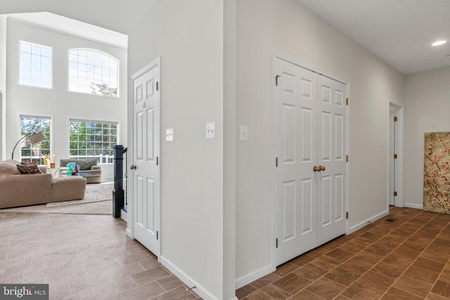 2754 HILLFIELD DR, Frederick, MD 21702